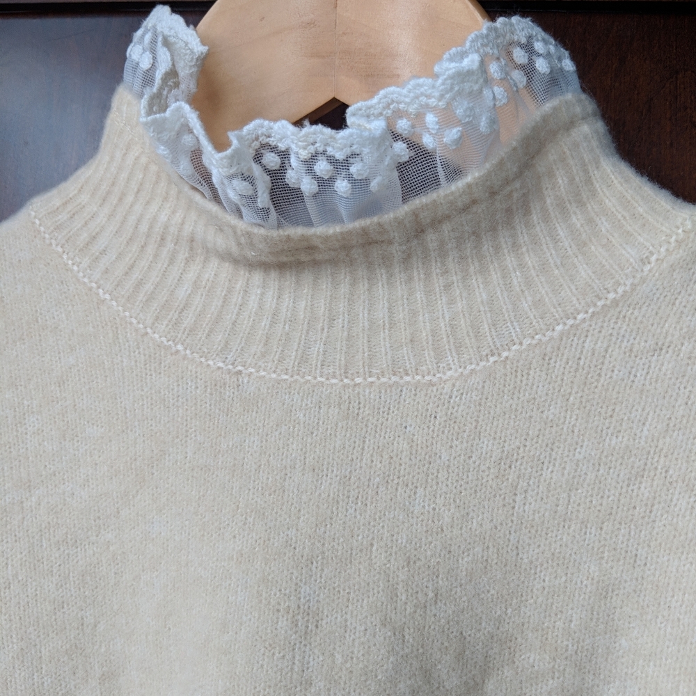 NWT Zara Cream knit with lace trim. - Picture 3 of 5